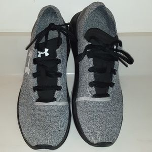 UA Speedform tennis shoes